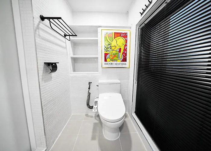 F9 Tailored Service Near Hongik Univ Station