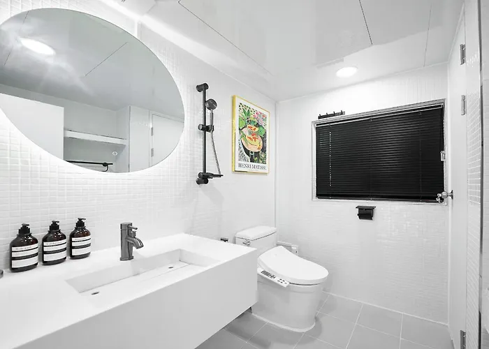 F9 Tailored Service Near Hongik Univ Station * Seoul