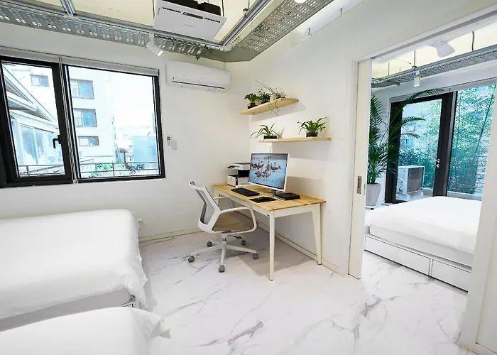 F9 Tailored Service Near Hongik Univ Station 度假居
