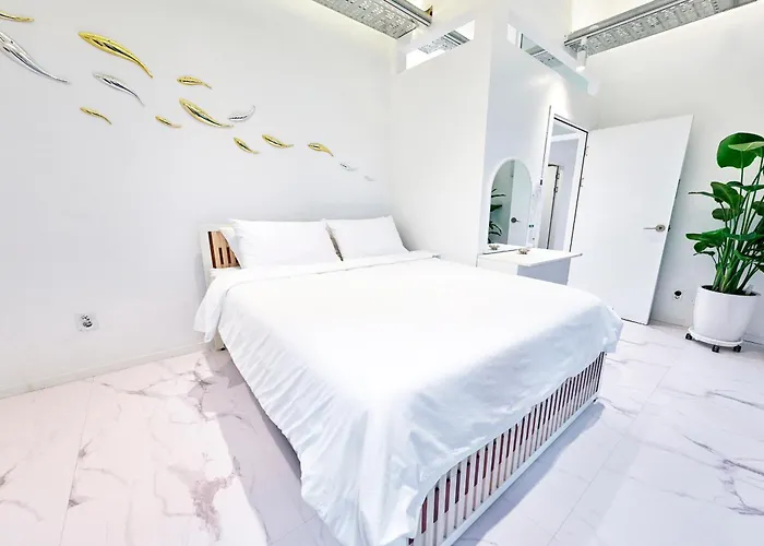 F9 Tailored Service Near Hongik Univ Station *