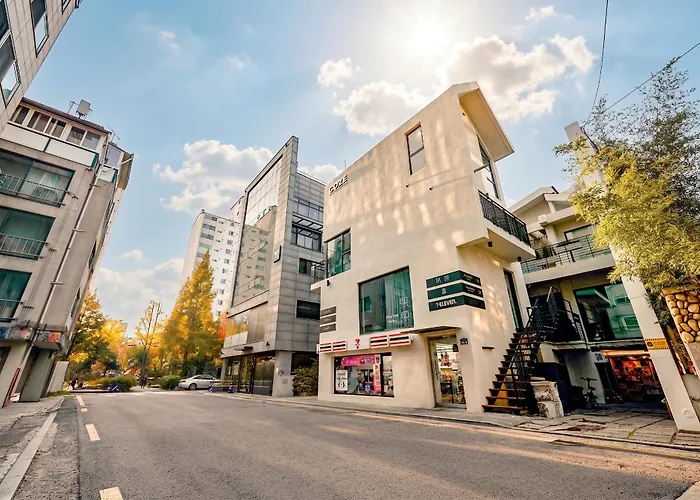 F9 Tailored Service Near Hongik Univ Station *